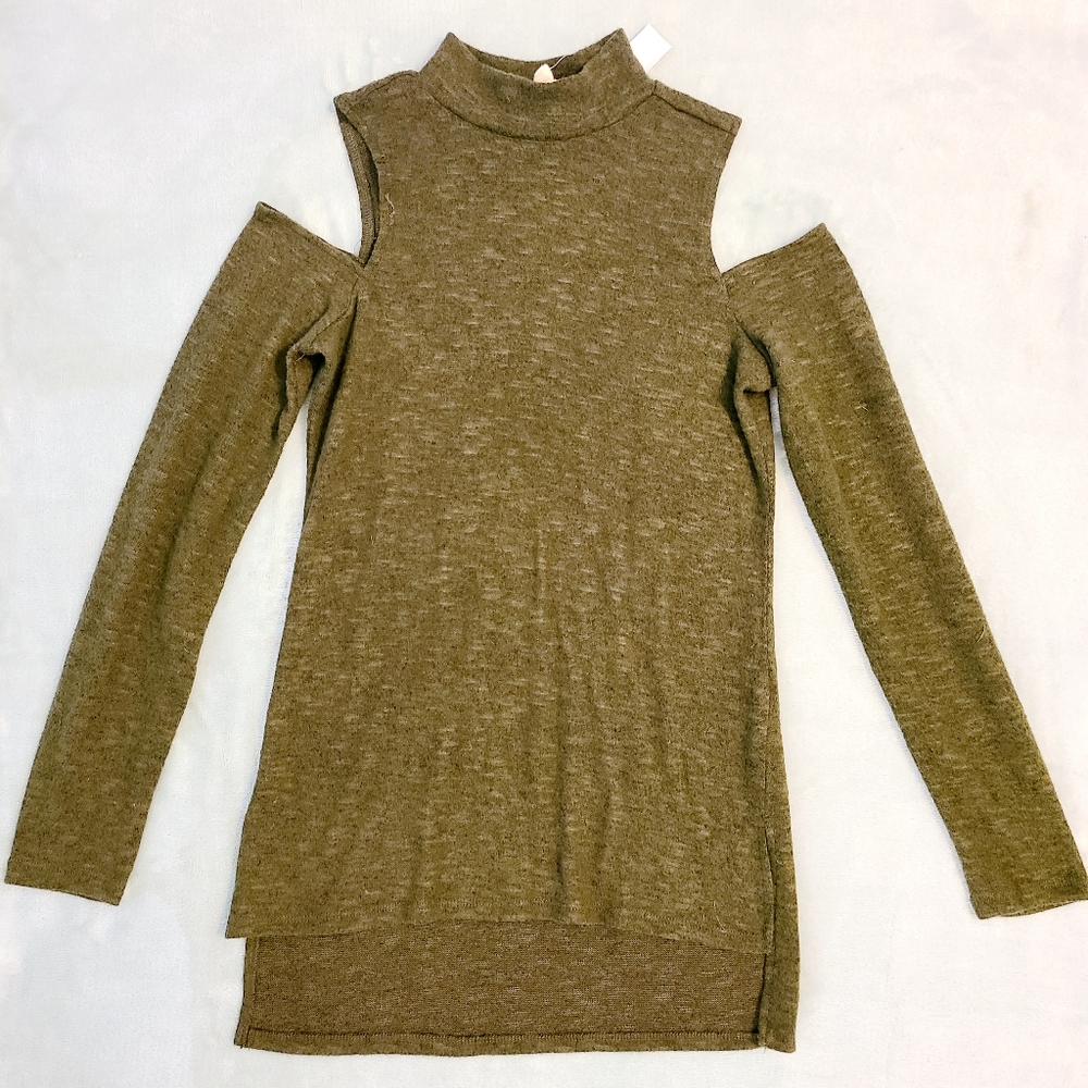Pink Republic Green Cold Shoulder Turtleneck Tunic Sweater Long Sleeve